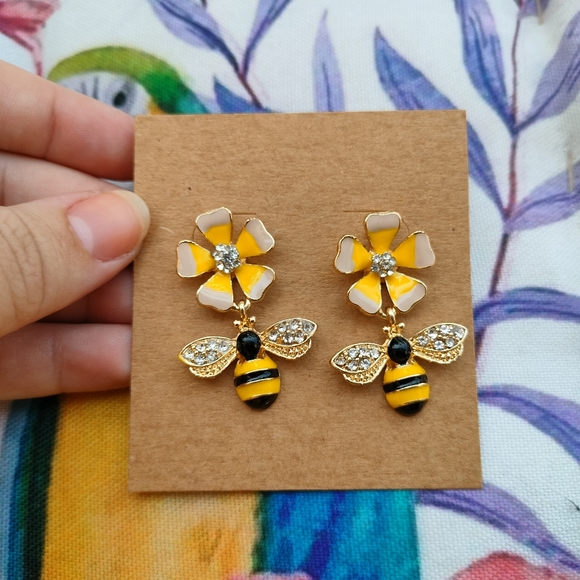 Avangarde Bee Cubic Zirconia Earrings - Picture 13 of 13